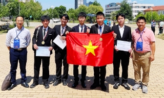 Học sinh Việt Nam giành hai Huy chương Vàng tại Olympic Vật lý châu Âu