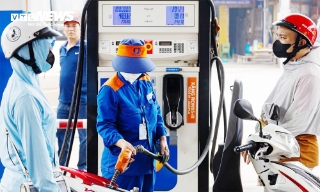 Tăng gần 1.300 đồng, giá xăng RON95 vượt 21.000 đồng/lít