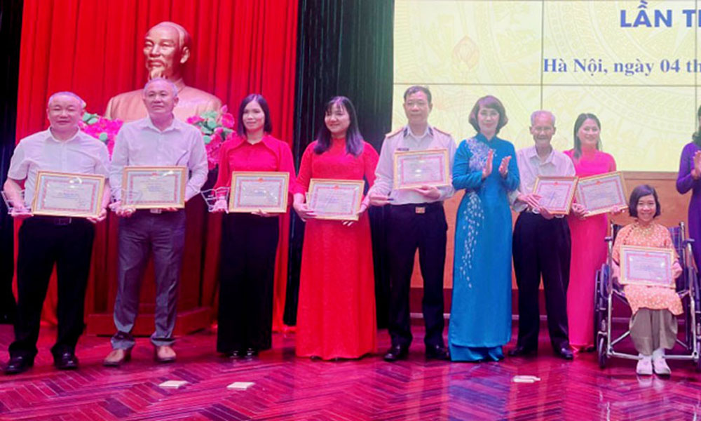 Bắc Giang có hai cá nhân được trao Giải thưởng Phát triển văn hóa đọc năm 2023