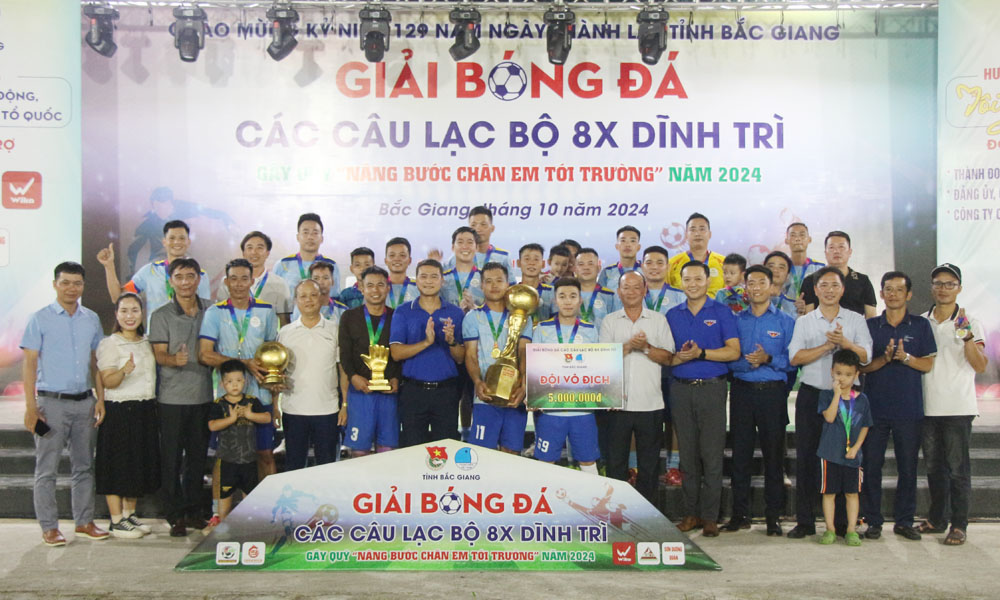  Đội FC 89 giành ngôi vô địch Giải bóng đá gây quỹ “Nâng bước chân em tới trường”