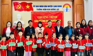 Hơn 50 nghìn trẻ em Bắc Giang được tặng sữa từ chương trình "Dinh dưỡng cho trẻ em nghèo, khuyết tật"