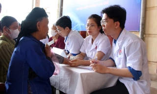 Nhiều hoạt động ý nghĩa tại chương trình tình nguyện “Kỳ nghỉ hồng” 2025